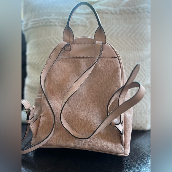 Michael Kors pink floral backpack metallic & gold detailing w/ pockets - Picture 11 of 12